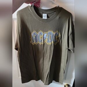 American Eagle Outfitters Olive Graphic Tee